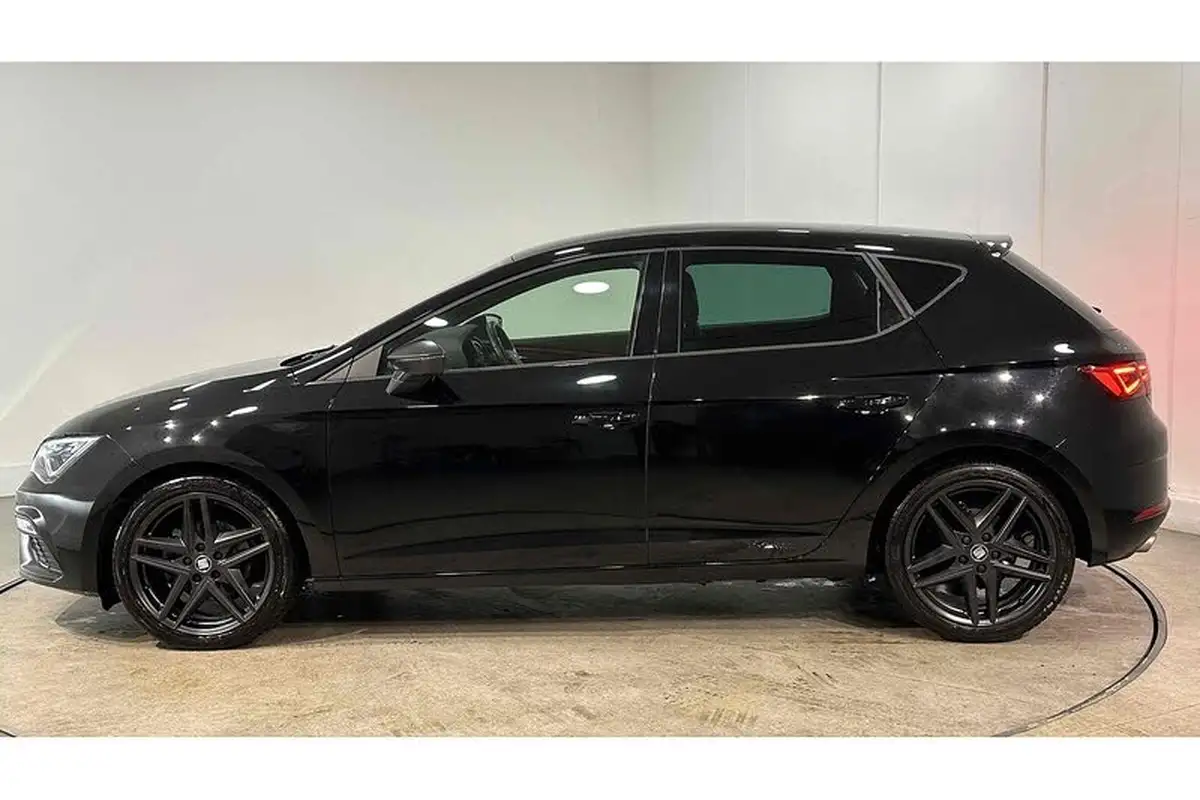 2020-seat-leon-15-tsi-evo-fr-black-edition-150ps-hatchback-dsg-big-6