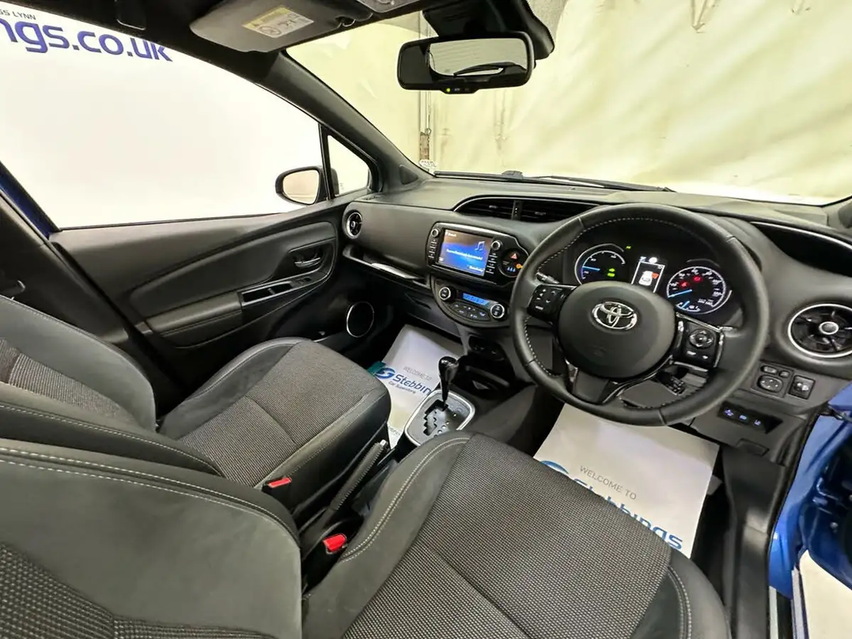 2018-toyota-yaris-15-vvt-i-excel-hybrid-big-7