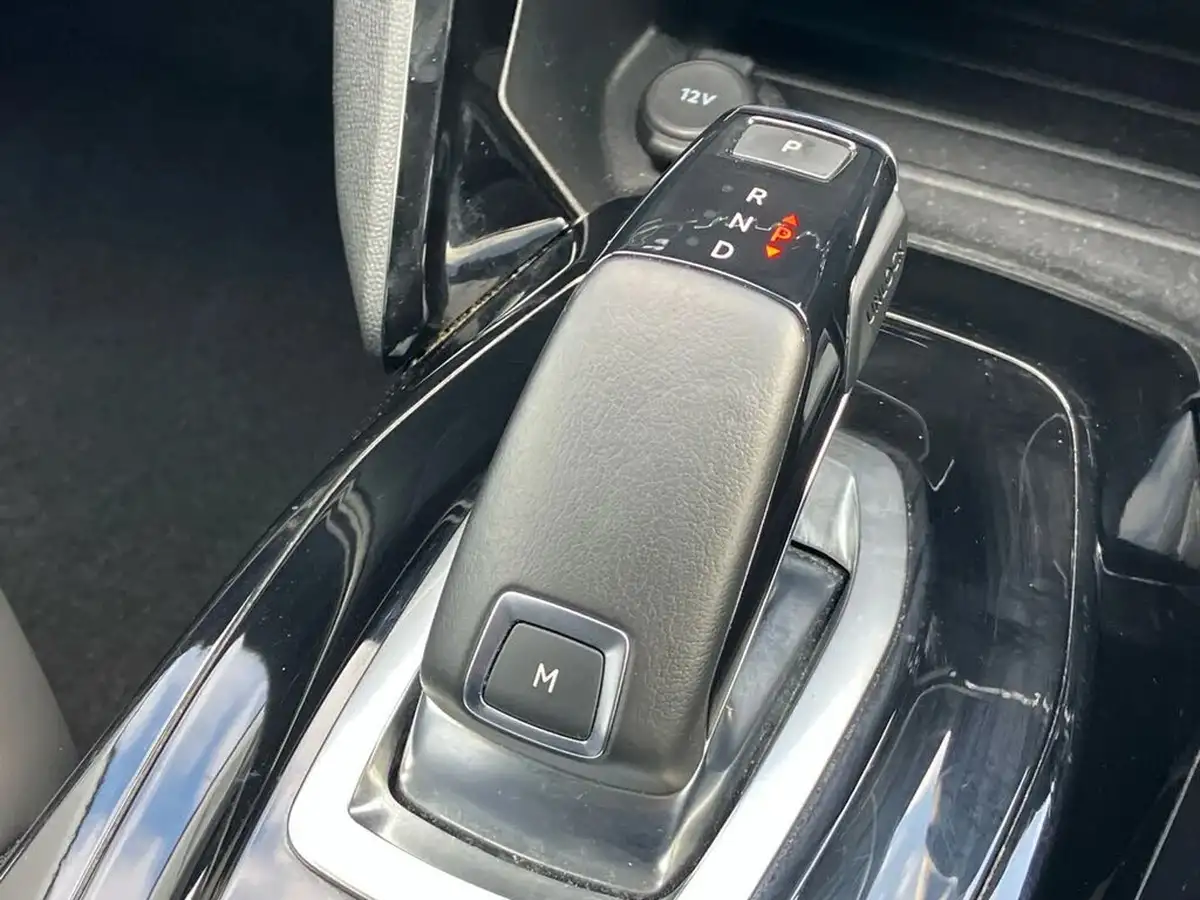 2022-peugeot-2008-suv-12-puretech-allure-premium-130bhp-eat8-big-55