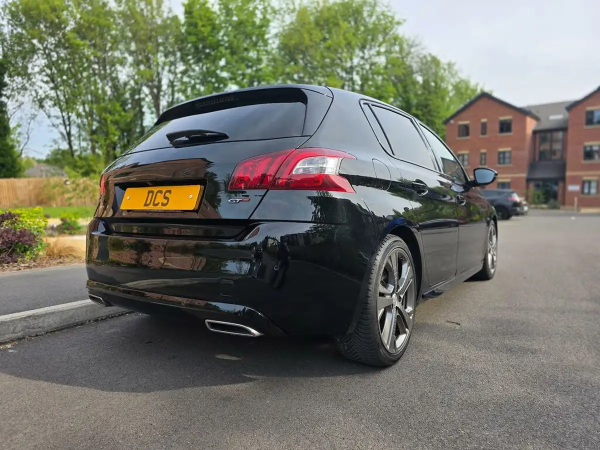 2016-peugeot-308-20-bluehdi-gt-eat6-big-17