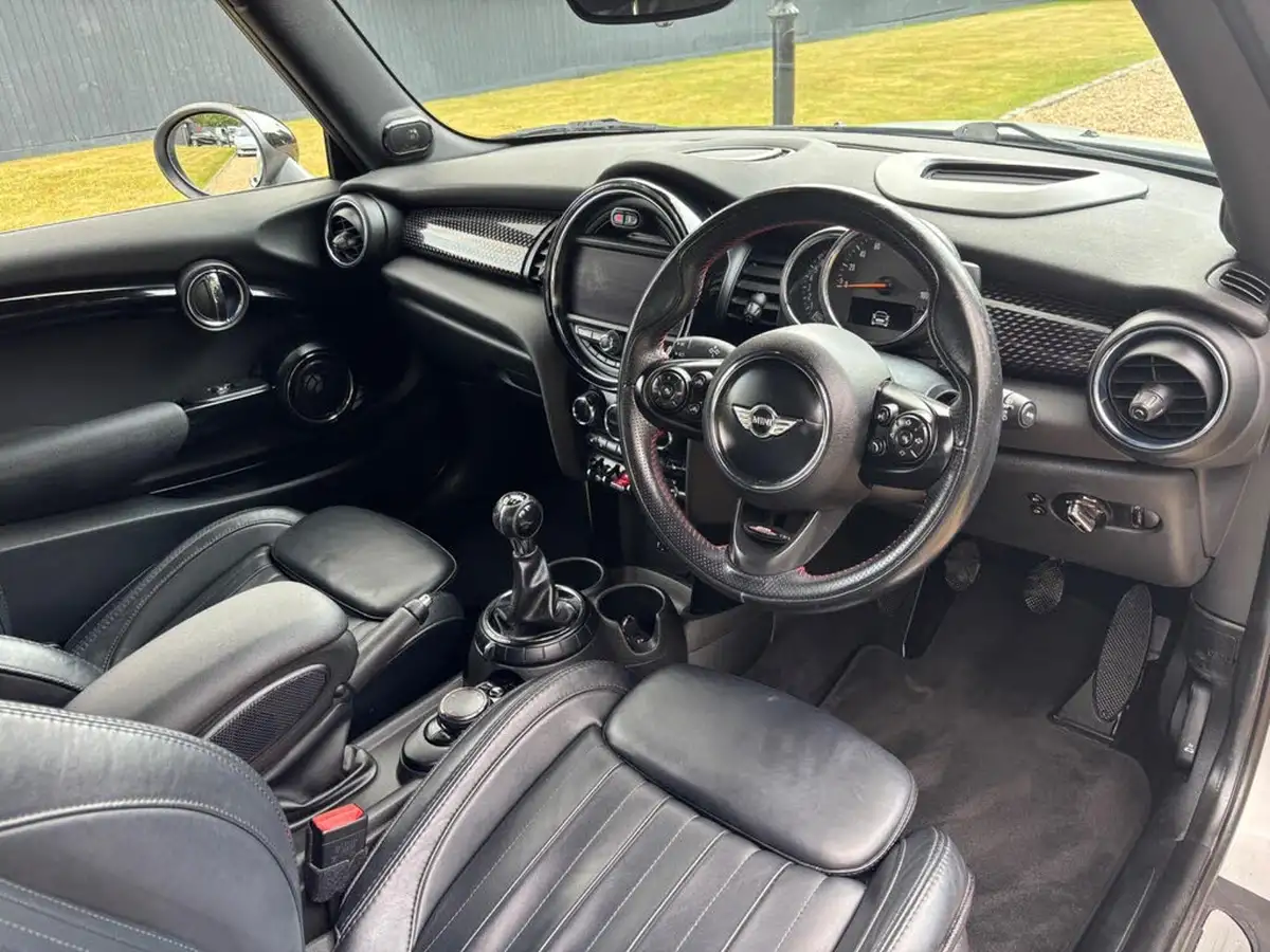 2017-mini-cooper-20-cooper-s-chili-ss-hatchback-3d-big-1