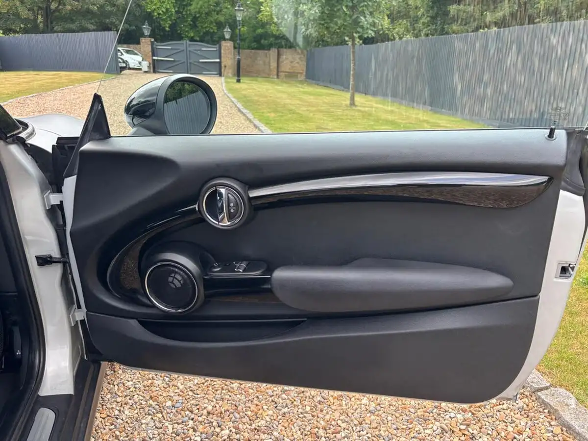 2017-mini-cooper-20-cooper-s-chili-ss-hatchback-3d-big-29