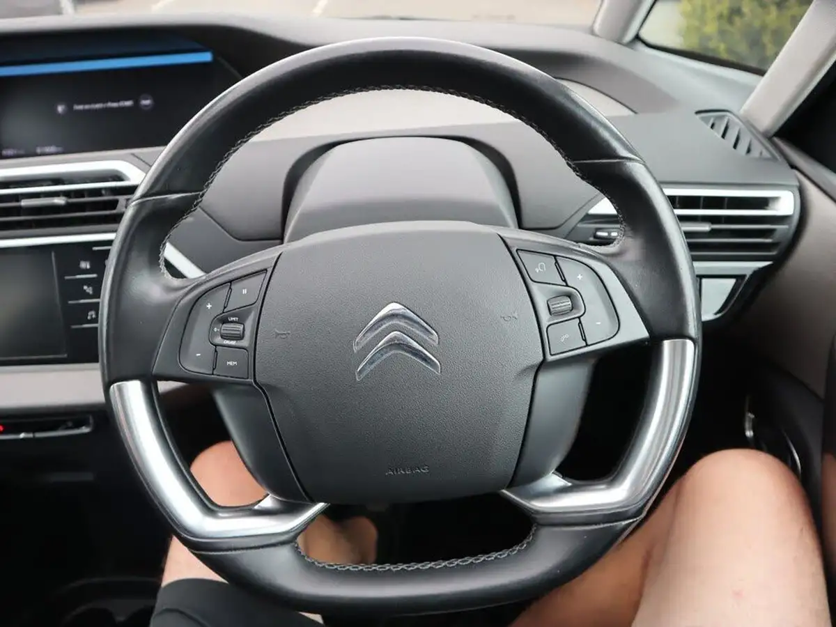 2019-citroen-c4-spacetourer-15bluehdi-flair-big-28