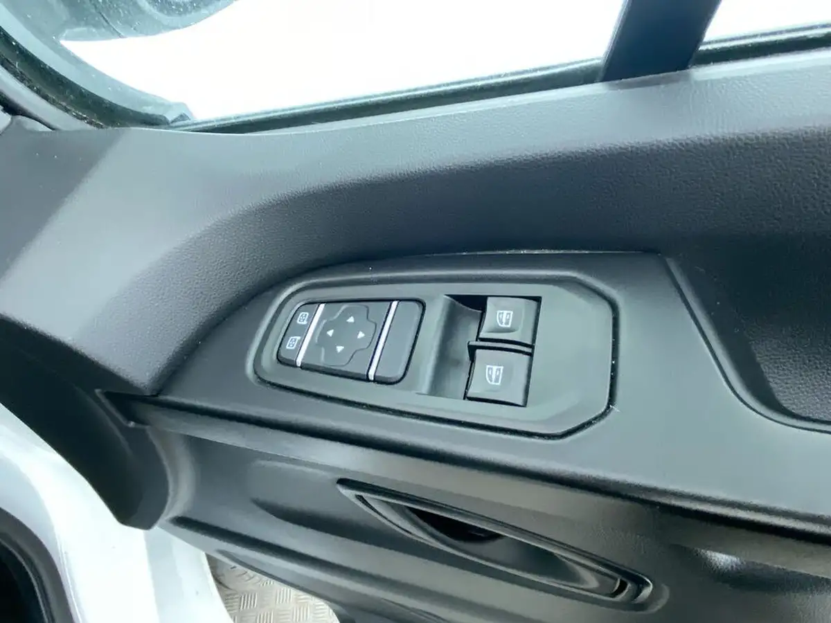 2023-renault-trafic-20dci-ll30-130-business-panel-big-12
