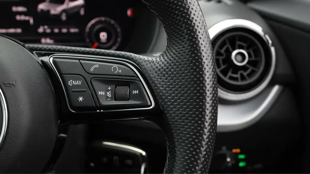 2021-audi-q2-10-30-tfsi-s-line-big-22