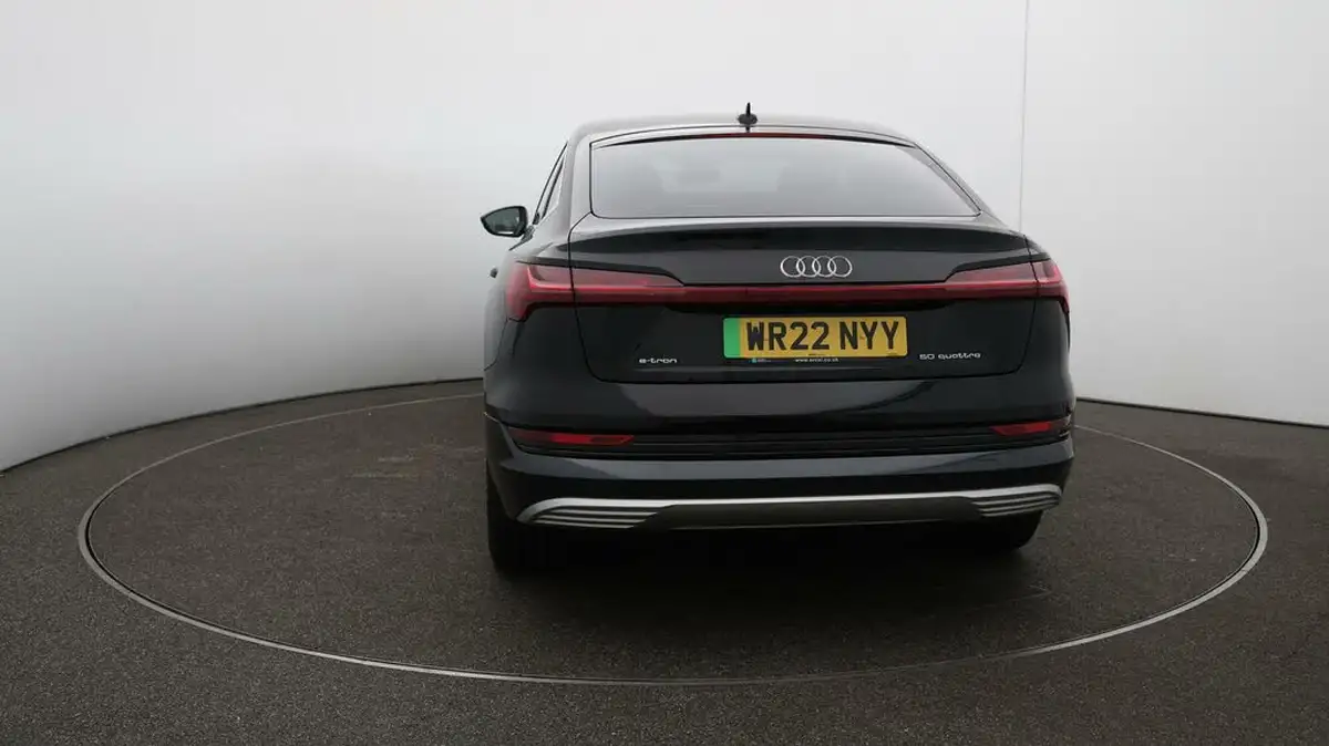 2022-audi-e-tron-50e-technik-sportback-big-60