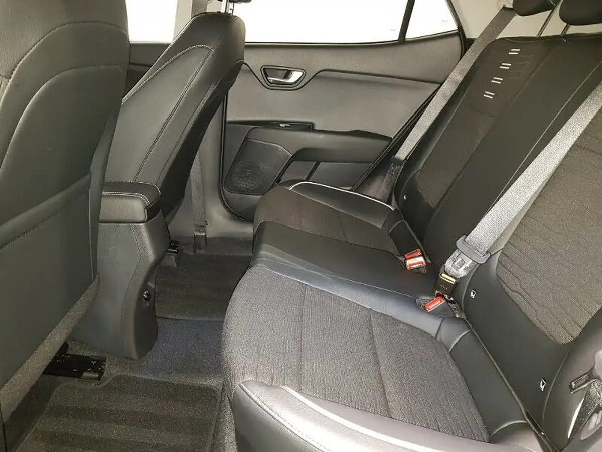 2025-kia-stonic-10-t-gdi-gt-line-s-dct-big-5