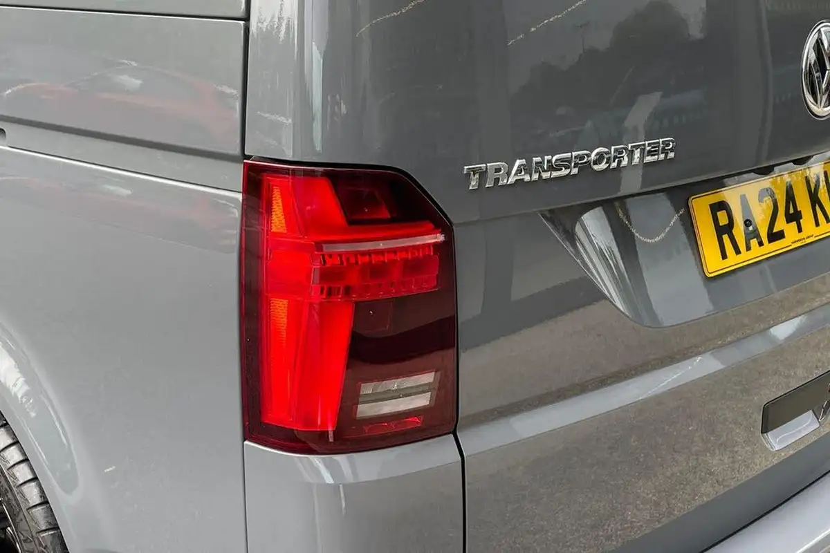 2024-volkswagen-transporter-20bitdi-t32-sportline-bmt-swb-panel-van-big-52