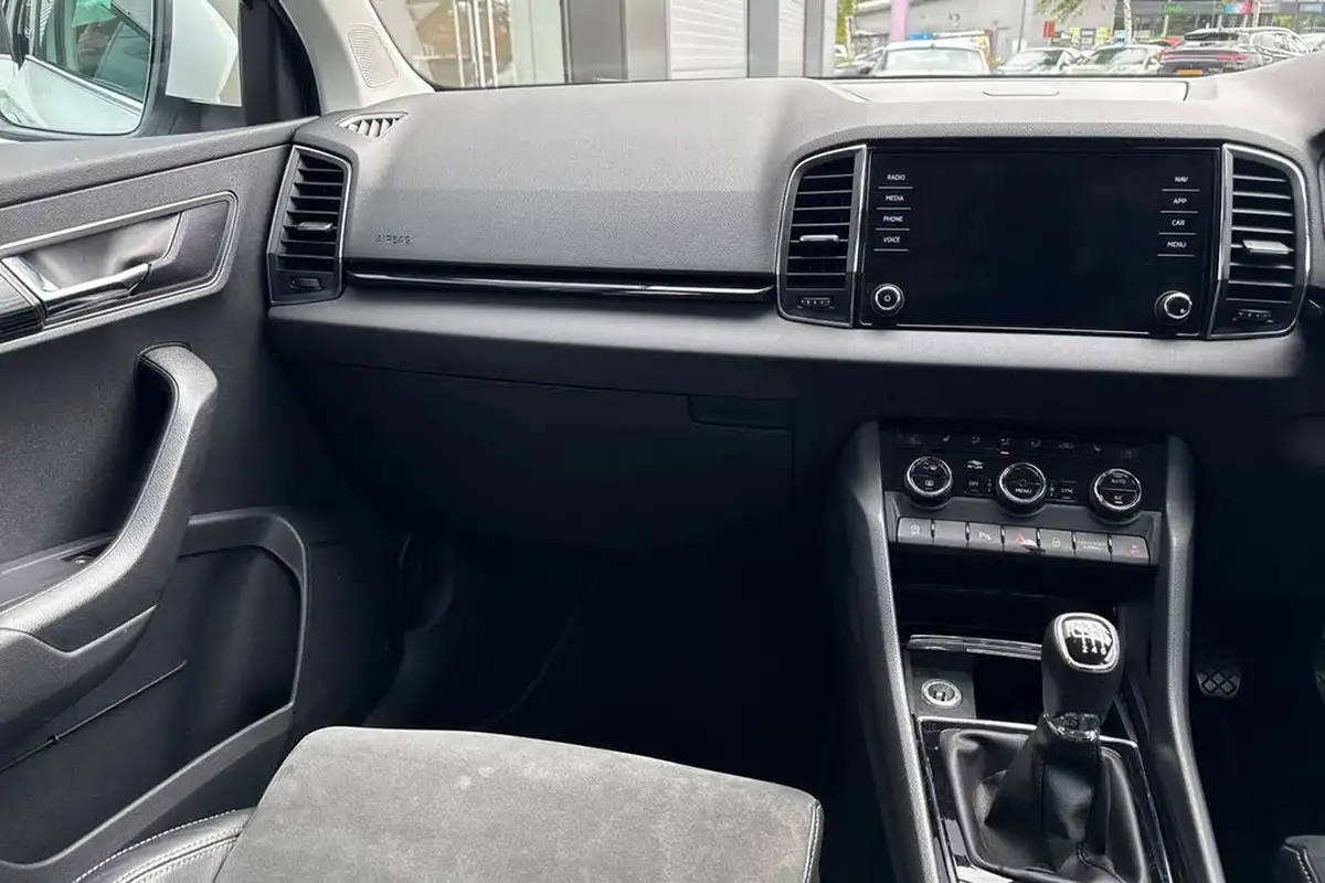 2020-skoda-karoq-15-tsi-se-l-big-14