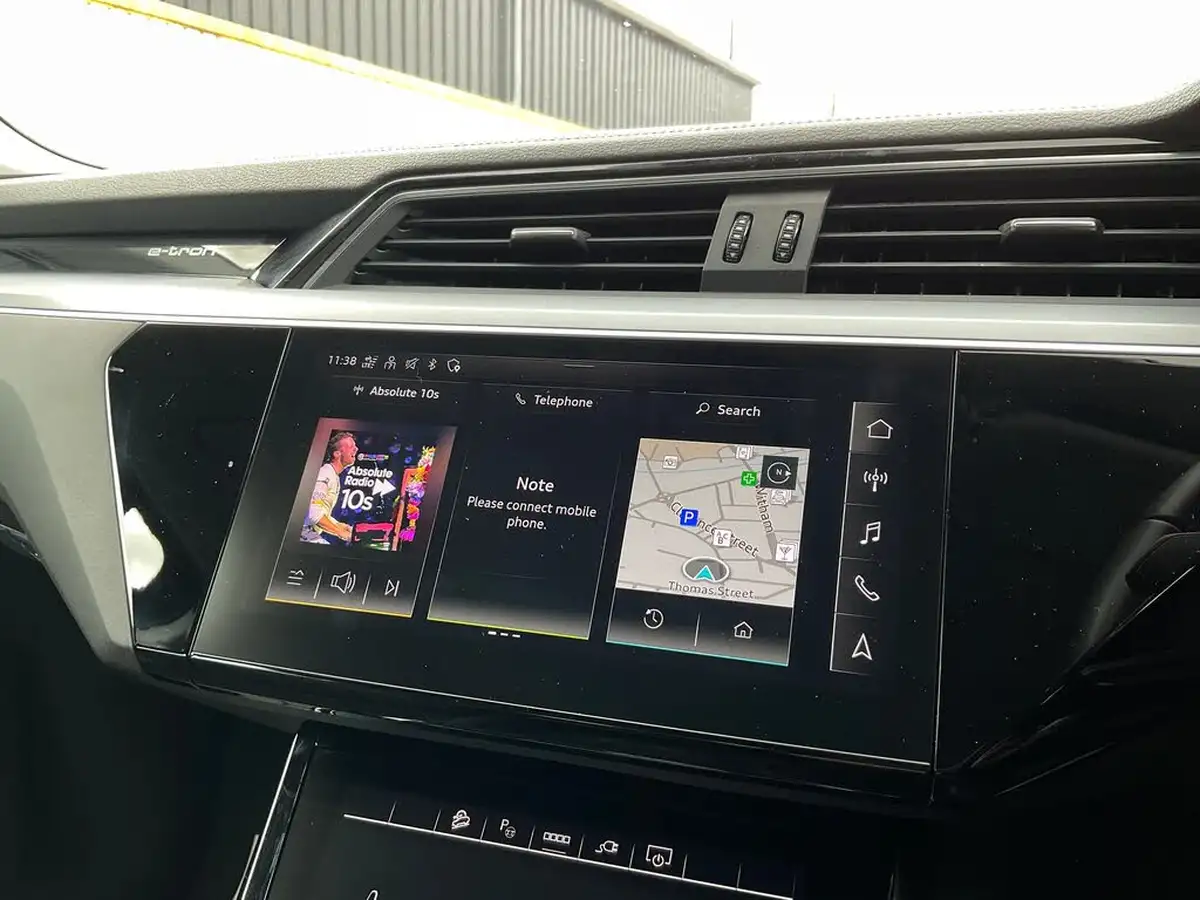 2022-audi-e-tron-55e-technik-station-wagon-big-36
