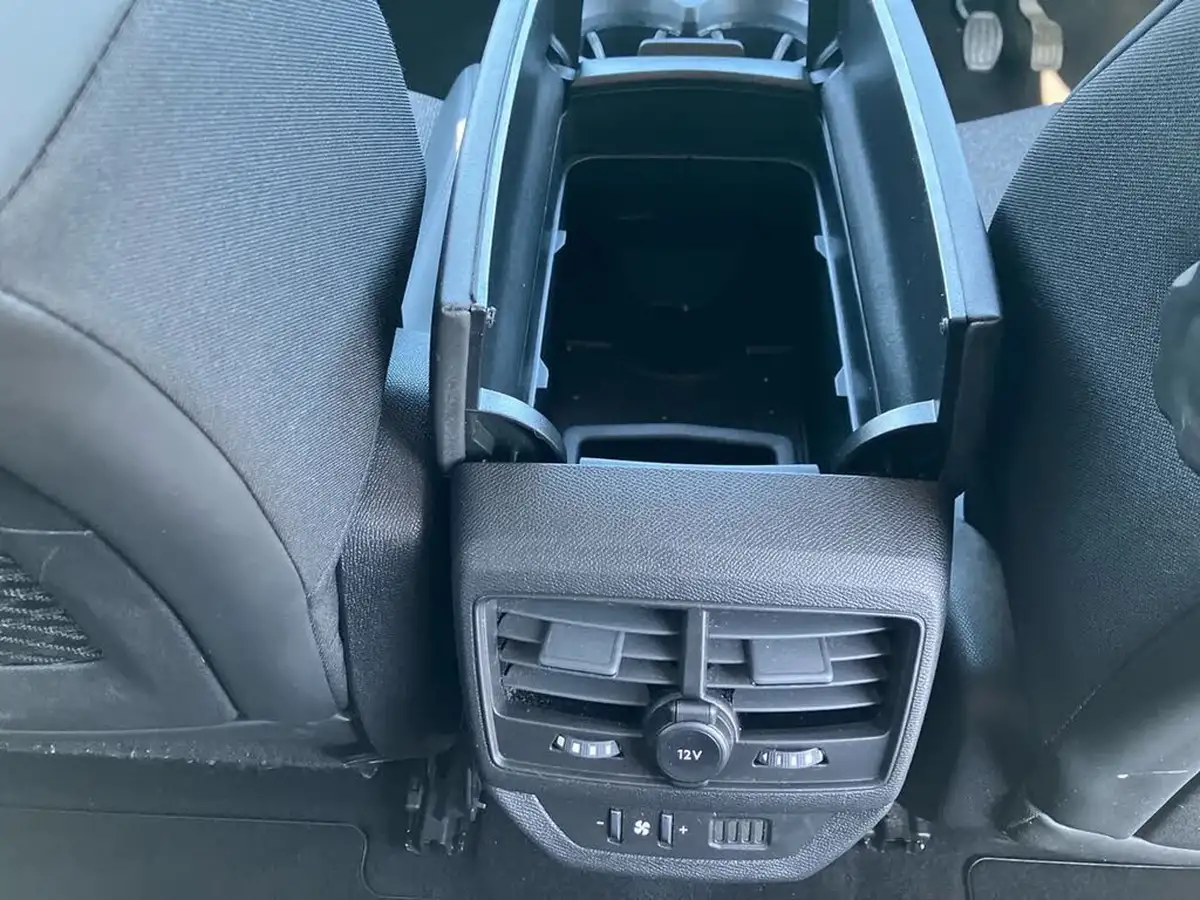2020-peugeot-5008-suv-12-puretech-allure-big-40