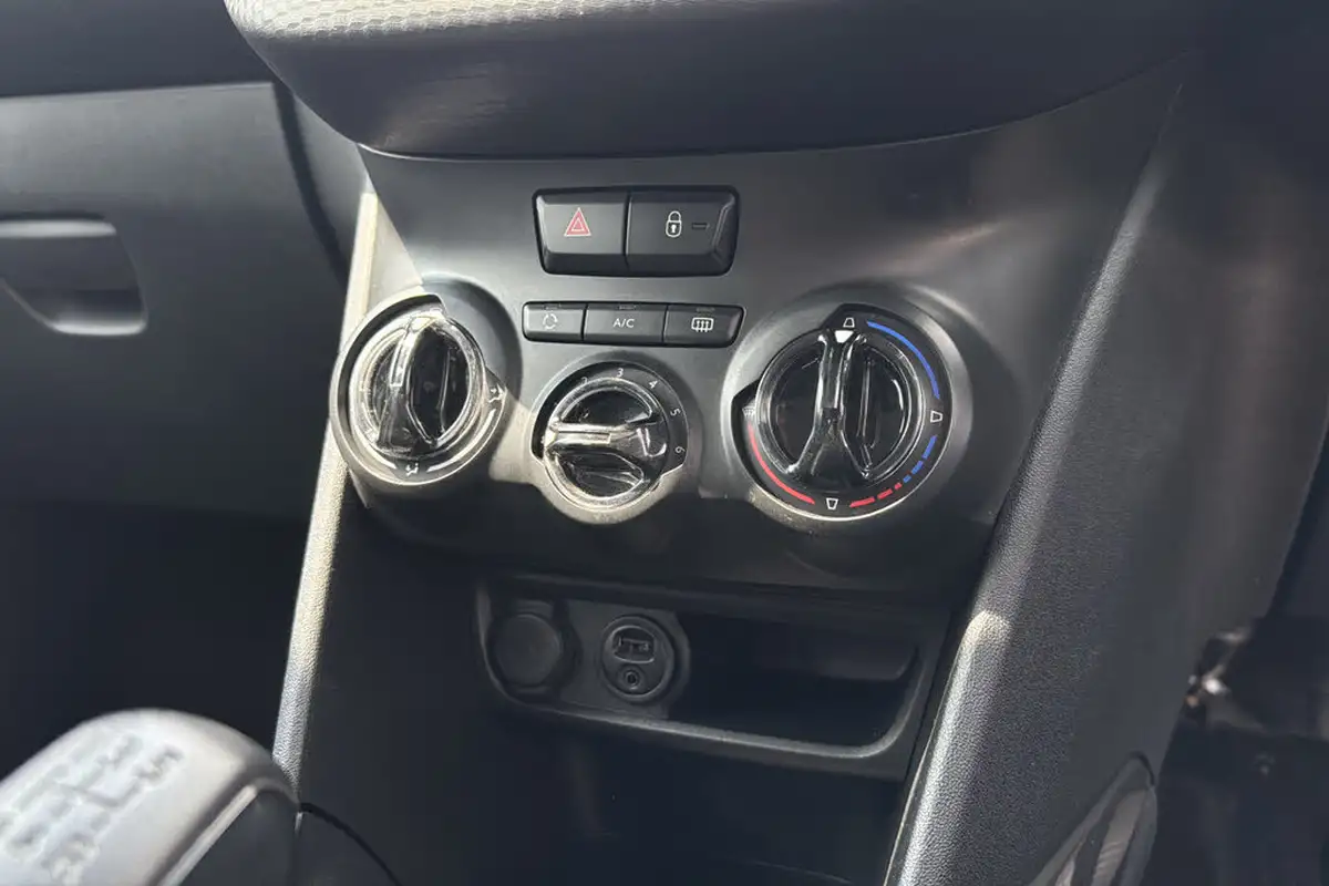 2018-peugeot-2008-suv-12-puretech-active-82bhp-ss-big-13