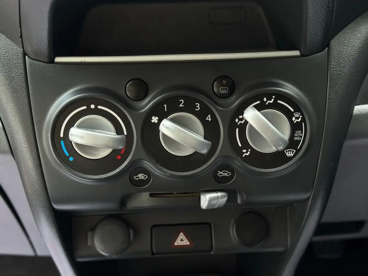 2014-suzuki-alto-10-sz-big-13