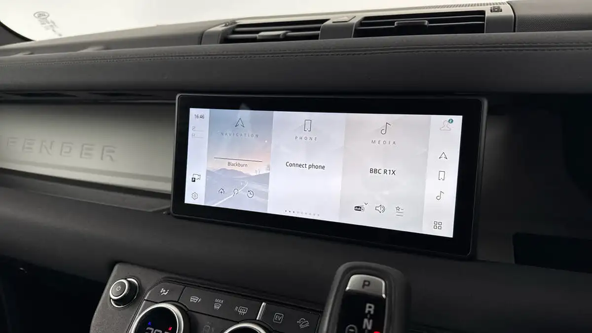 2022-land-rover-110-defender-20-p400e-x-dynamic-s-big-15