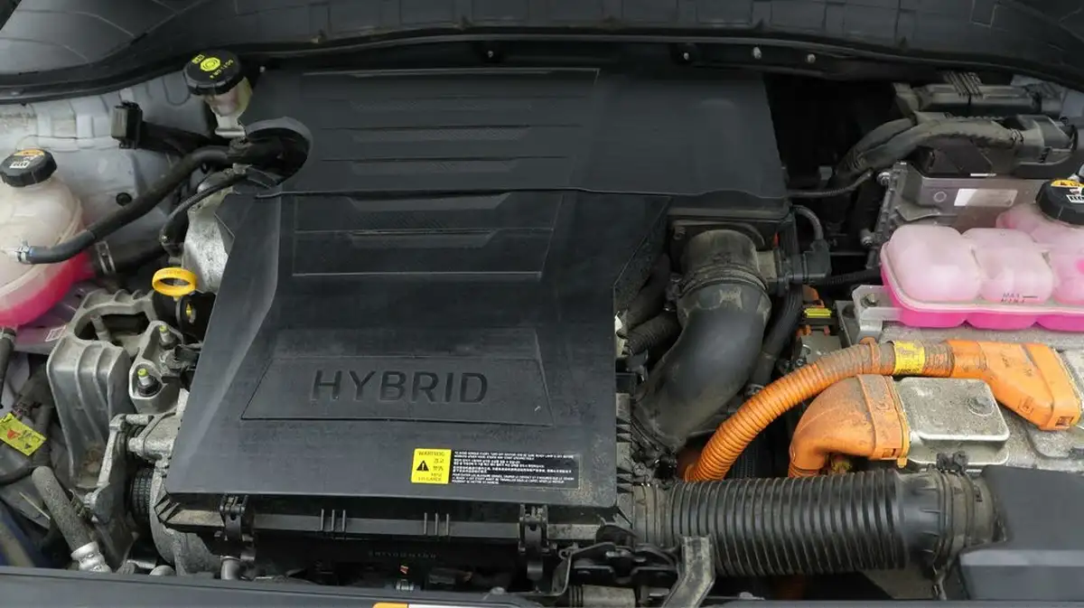 2023-hyundai-kona-16-gdi-premium-big-19