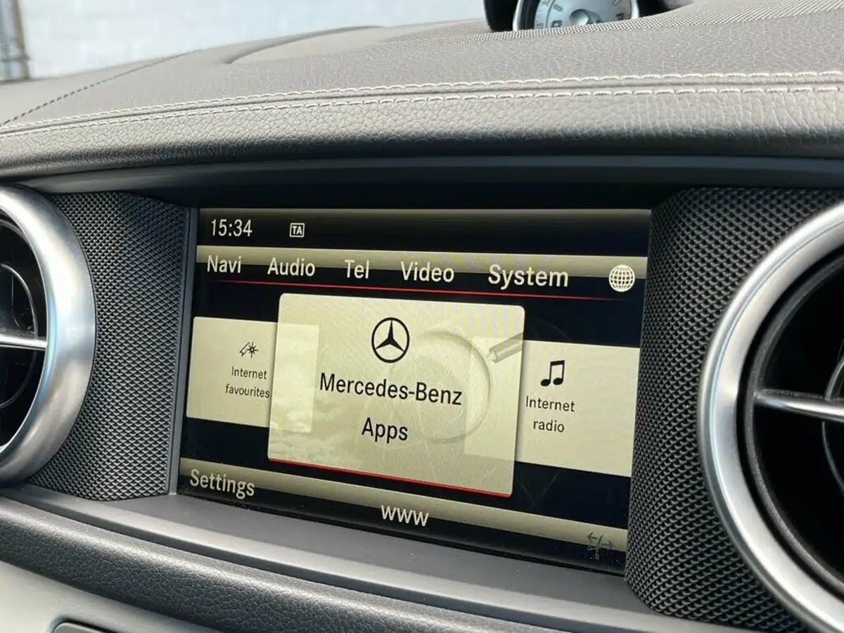 2014-mercedes-benz-sl-class-30-sl400-amg-sport-big-47