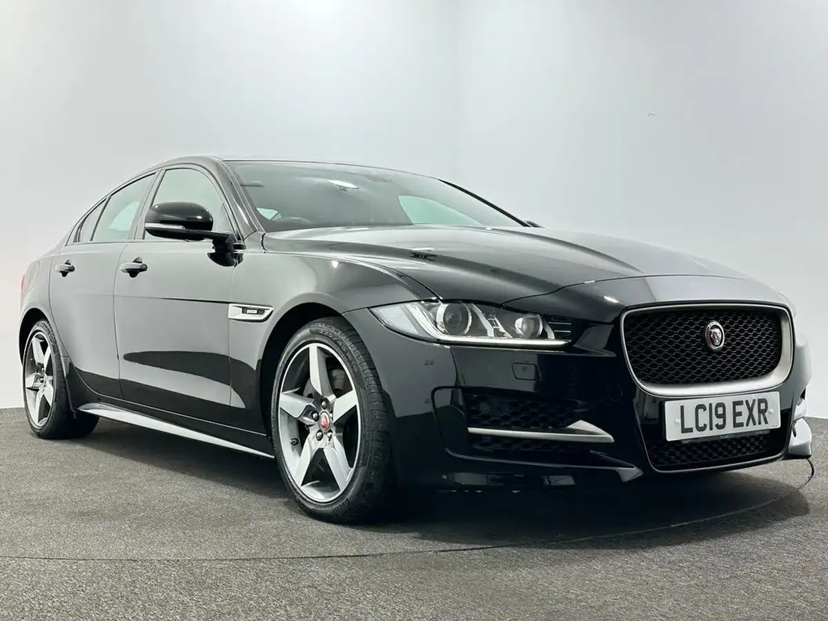 2019-jaguar-xe-20i-r-sport-200ps-big-47