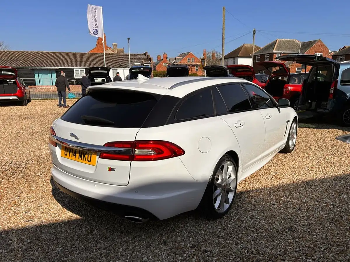 2014-jaguar-xf-30td-s-premium-luxury-sportbrake-5d-big-3