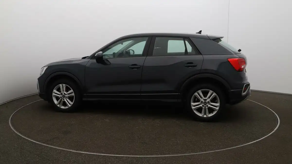 2021-audi-q2-10-30-tfsi-sport-big-48