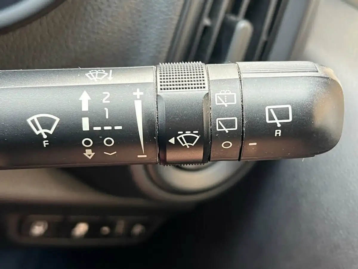 2017-kia-picanto-10-1-big-33