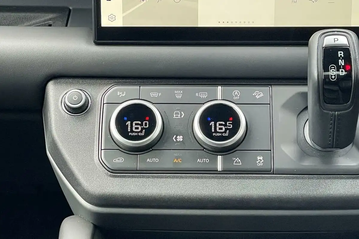 2023-land-rover-110-defender-30-d300-x-dynamic-hse-big-15