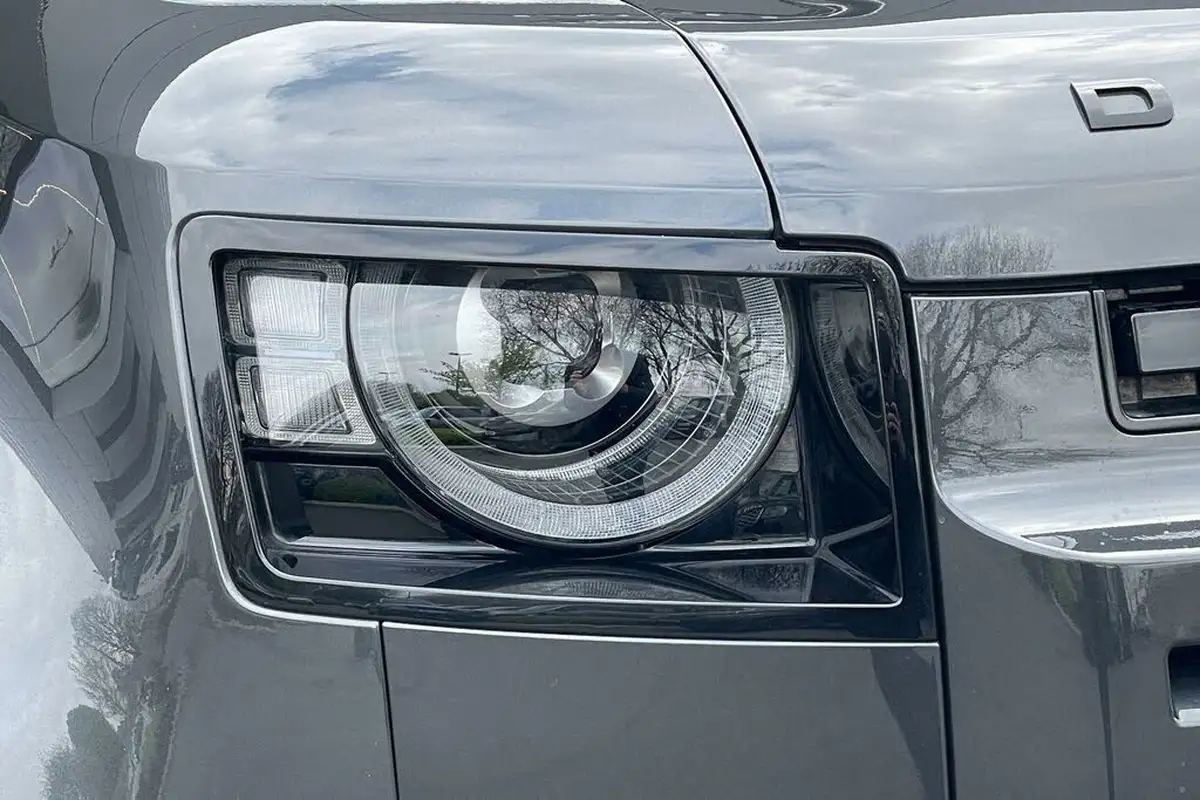 2023-land-rover-110-defender-30-d300-x-dynamic-hse-big-62
