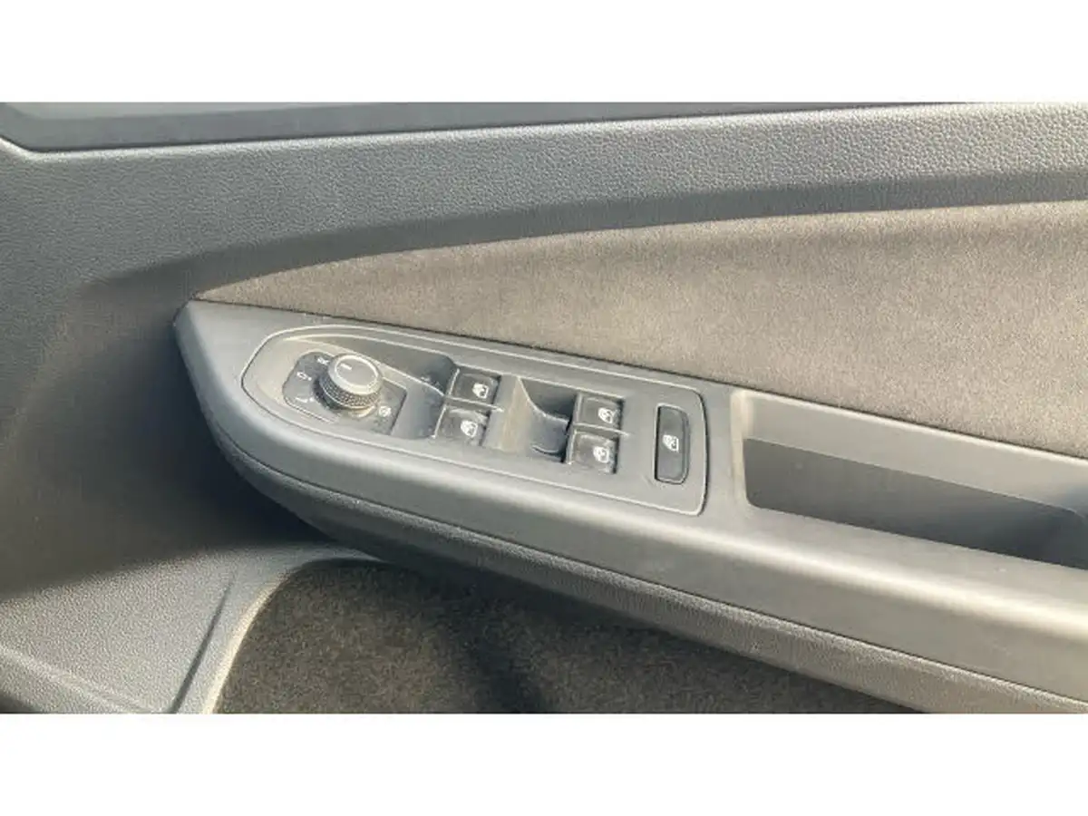2023-volkswagen-golf-15-tsi-style-edition-150ps-big-23