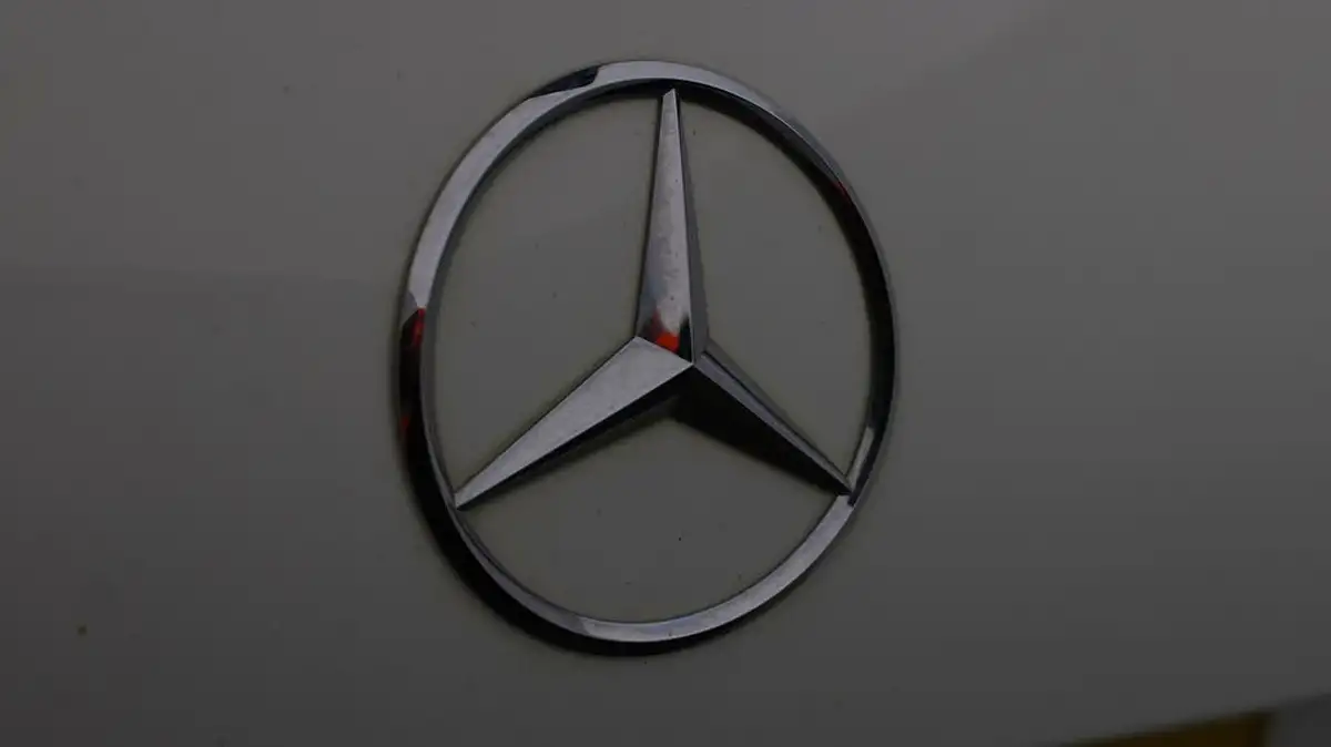 2017-mercedes-benz-a-class-16-a200-amg-line-ss-7g-dct-big-19