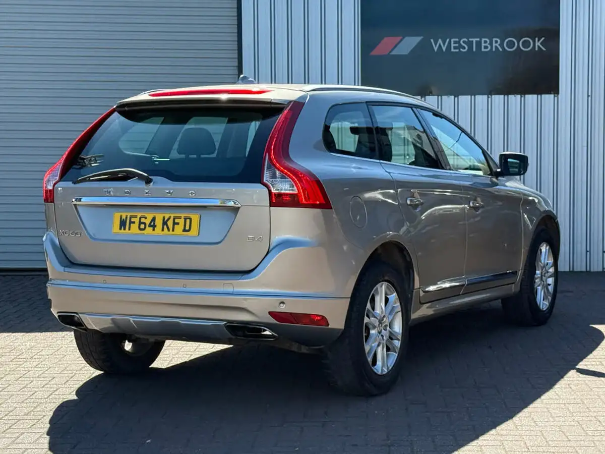 2014-volvo-xc60-20td-d4-se-lux-181bhp-nav-ss-1969cc-geartronic-big-3