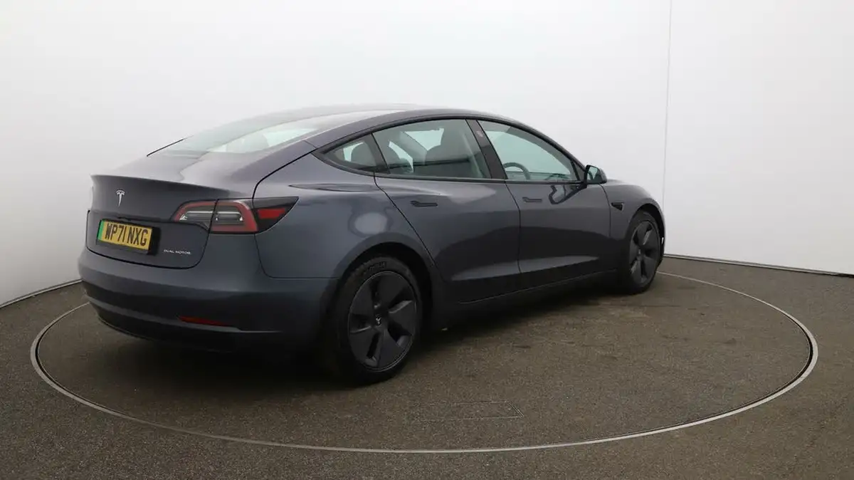 2021-tesla-model-3-e-long-range-awd-big-46