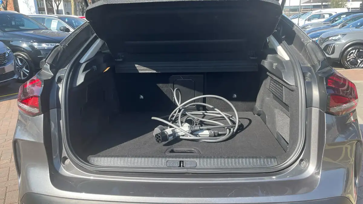 2021-citroen-c4-e-shine-plus-big-18