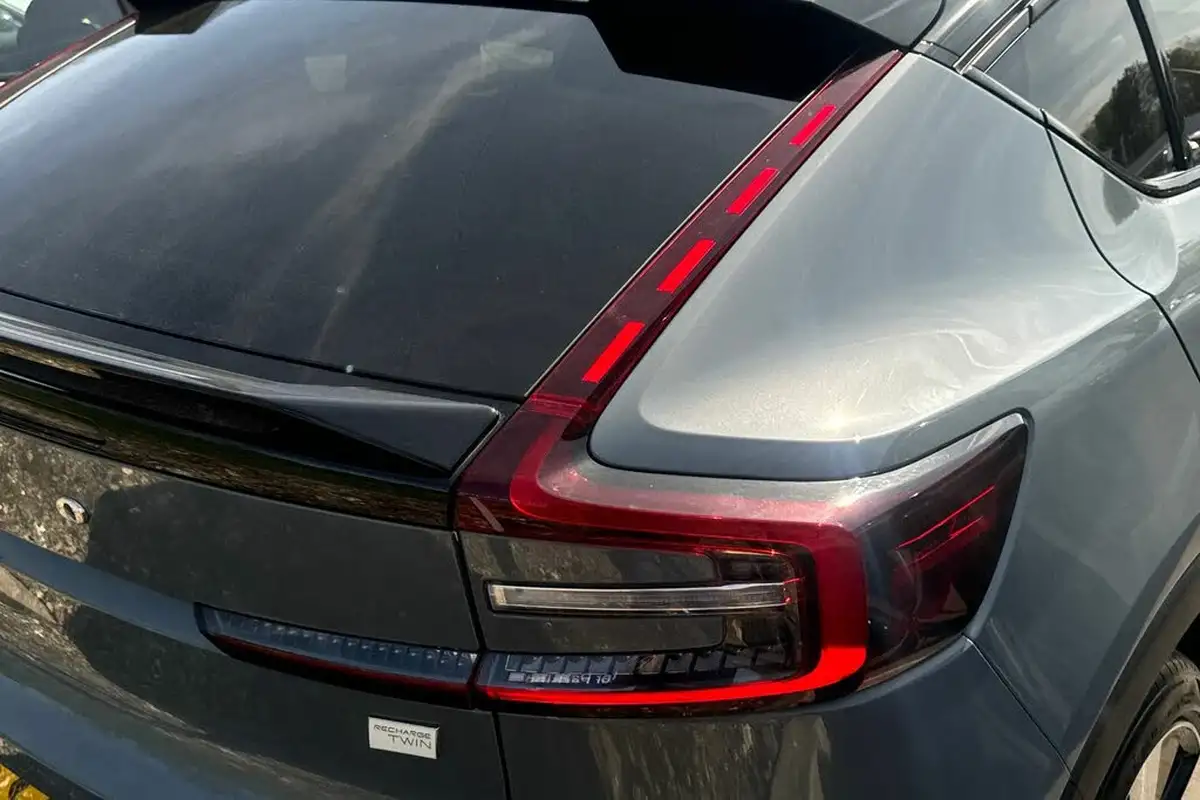 2022-volvo-c40-e-twin-recharge-pro-big-19