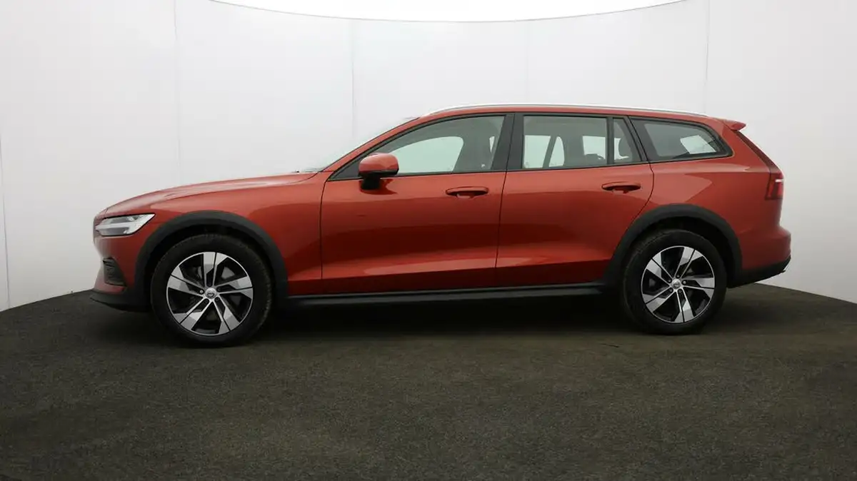 2021-volvo-v60-20td-b4-cross-country-big-65