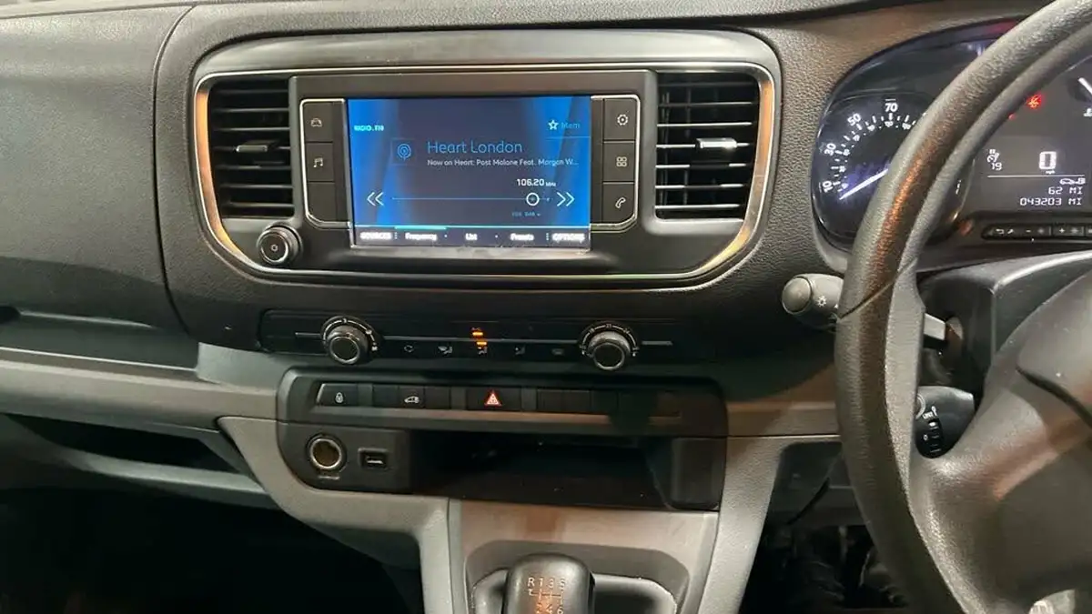 2021-peugeot-expert-20-bluehdi-professional-standard-1400-eu6d-crew-big-7