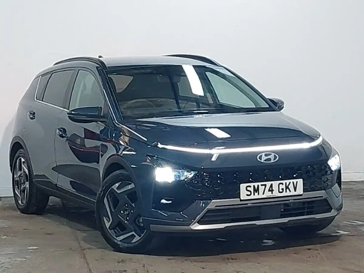 2024-hyundai-bayon-10-t-gdi-premium-100ps-two-tone-roof-big-0