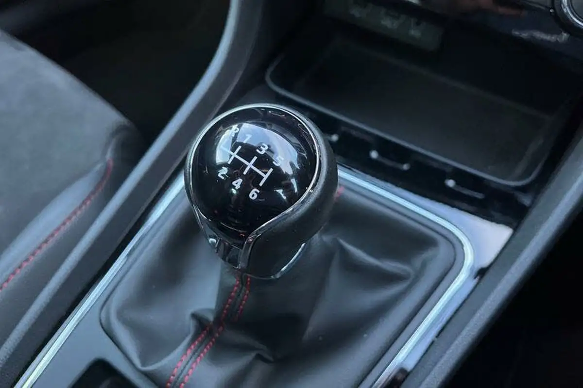 2020-seat-leon-15-tsi-evo-fr-black-edition-130ps-hatchback-big-31
