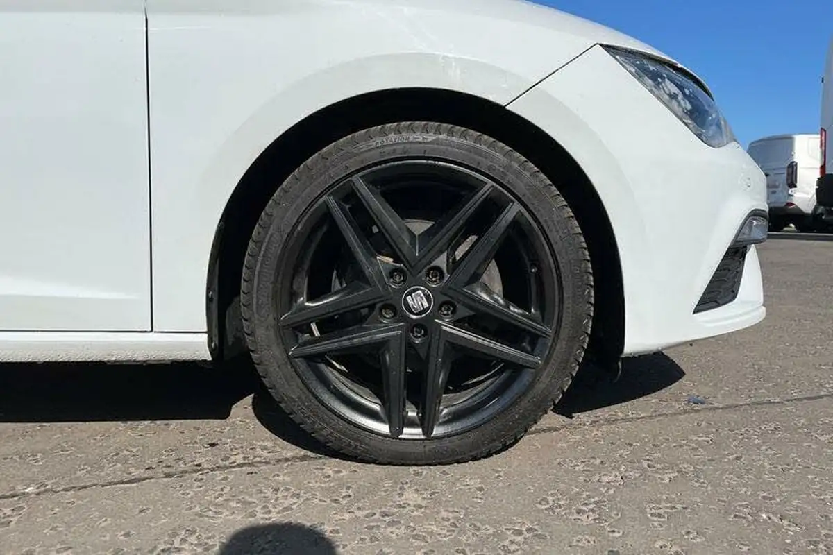 2020-seat-leon-15-tsi-evo-fr-black-edition-130ps-hatchback-big-7