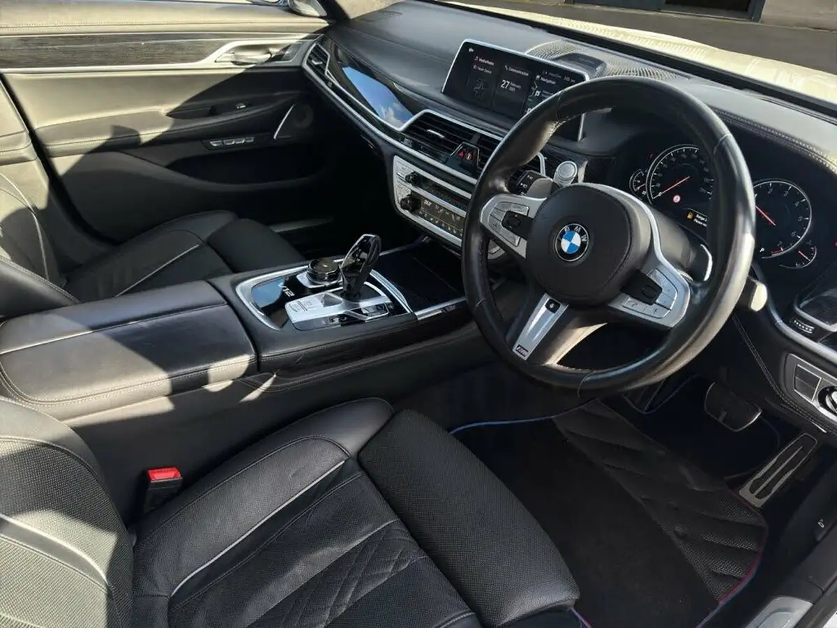 2018-bmw-7-series-66-m760li-big-12