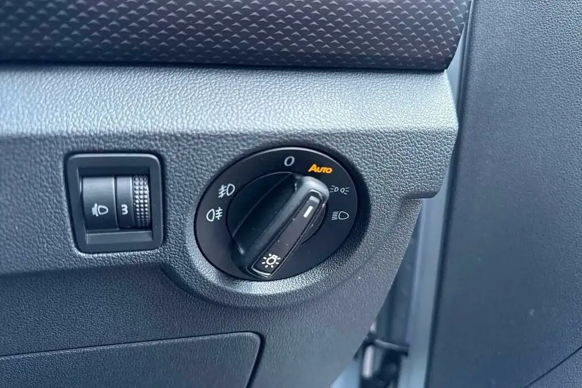 2022-volkswagen-t-cross-10-tsi-se-110ps-dsg-big-20