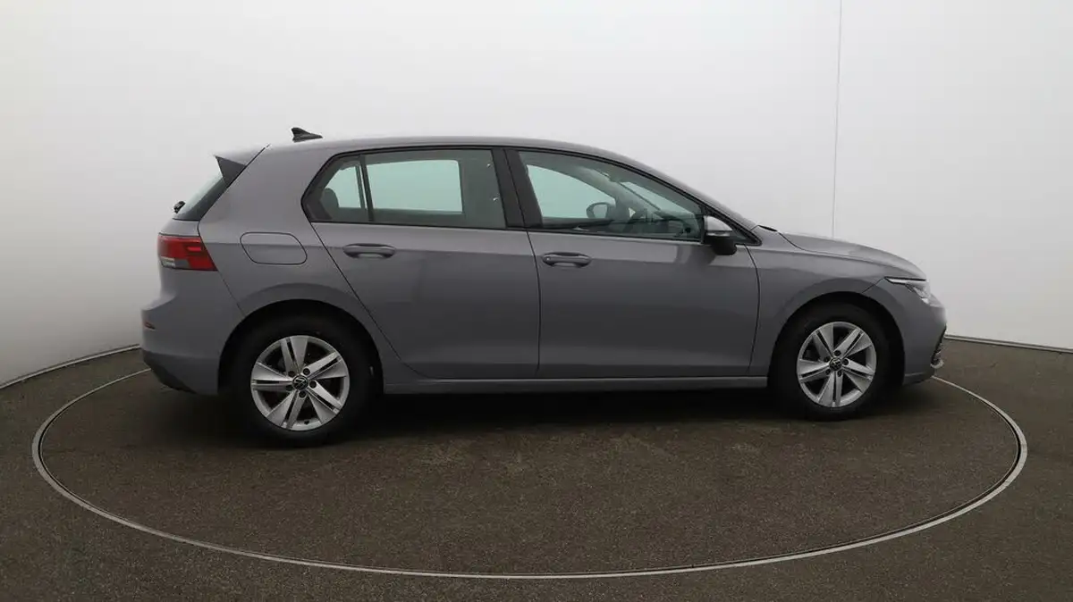 2023-volkswagen-golf-15-tsi-life-130ps-hatchback-big-8