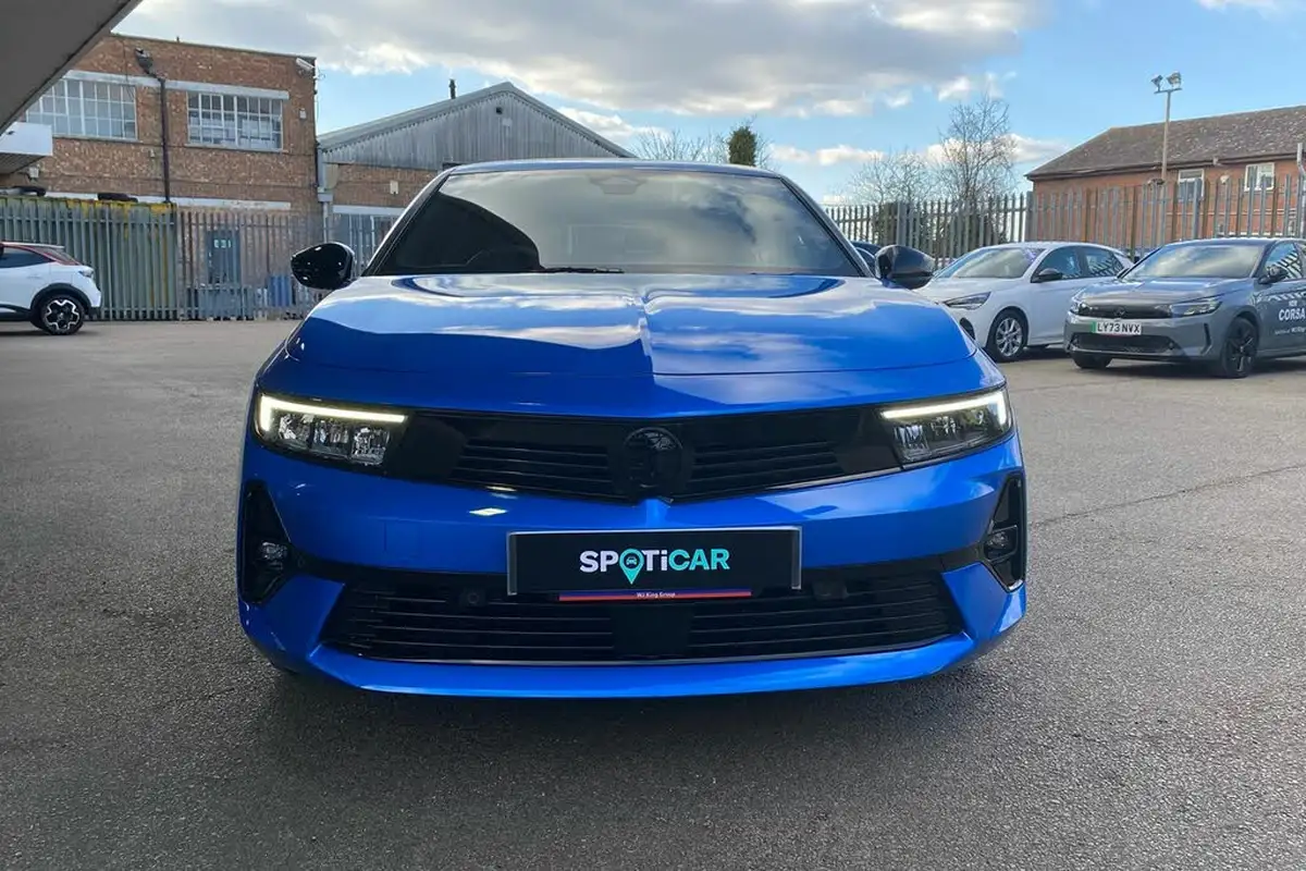 2023-vauxhall-astra-12-turbo-gs-sport-tourer-big-6