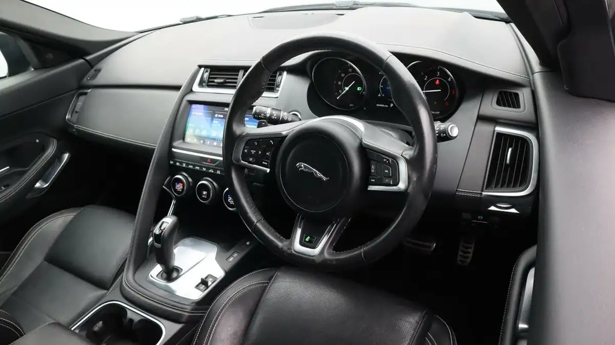 2020-jaguar-e-pace-20-i4d-r-dynamic-s-150ps-awd-auto-big-9