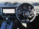 2022-porsche-macan-20-small-13