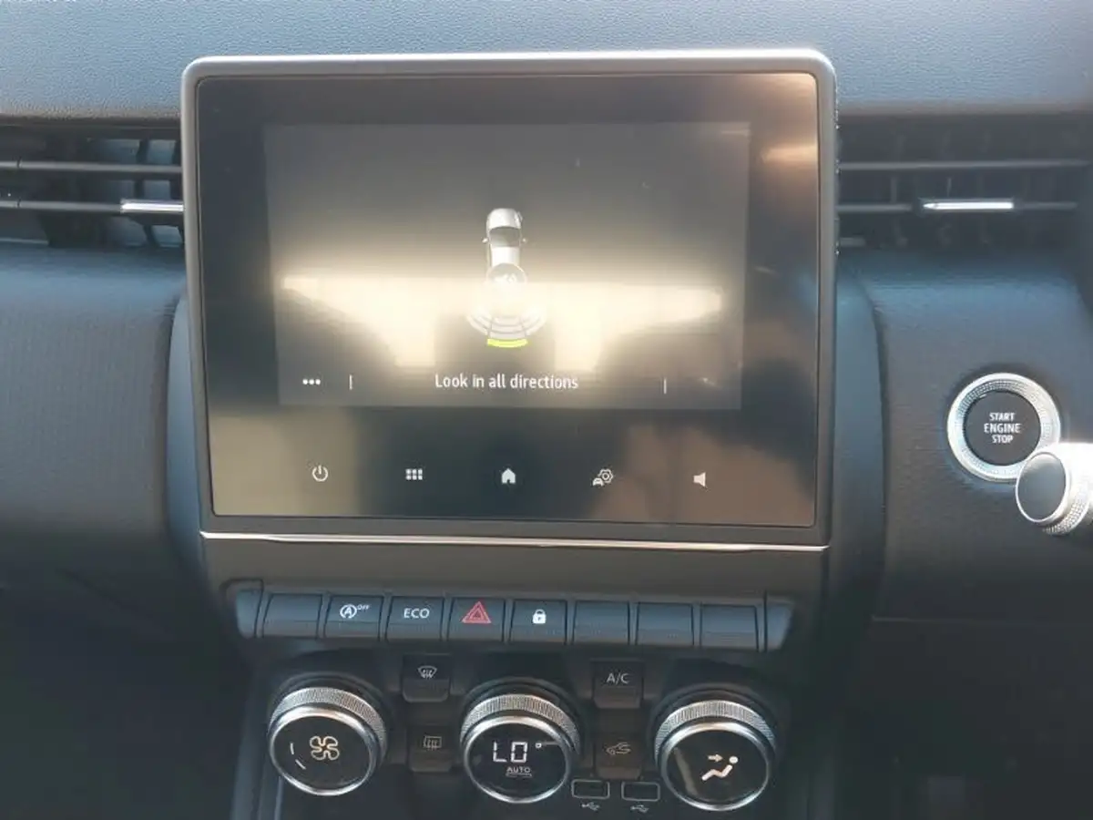 2021-renault-clio-10-tce-iconic-90ps-big-13