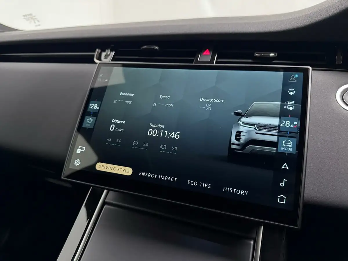 2024-land-rover-range-rover-evoque-15-p300e-dynamic-se-big-41