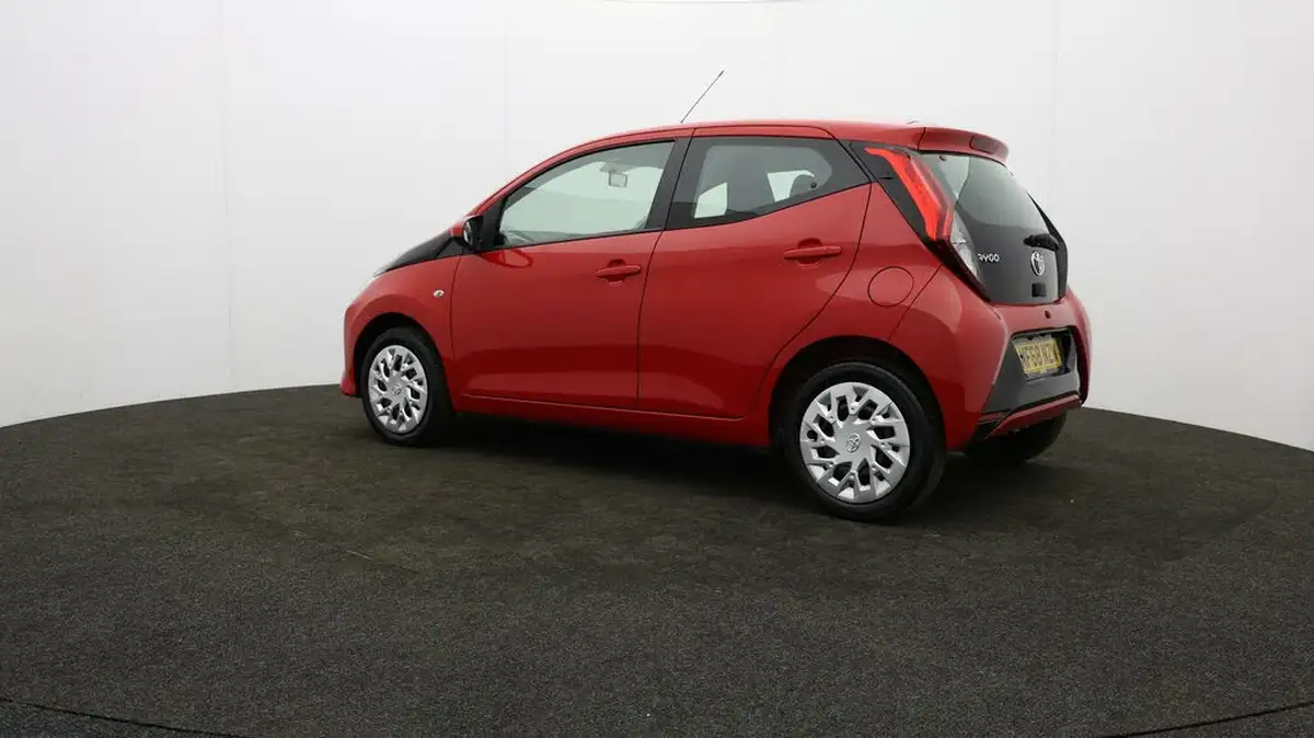 2018-toyota-aygo-10-vvt-i-x-play-71bhp-5d-big-67