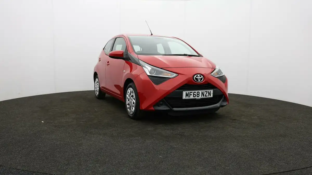 2018-toyota-aygo-10-vvt-i-x-play-71bhp-5d-big-43