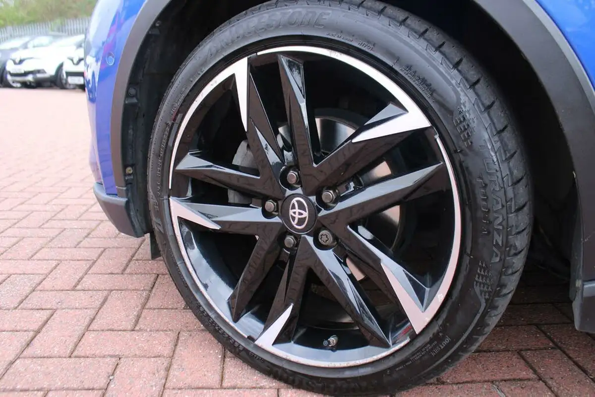 2021-toyota-c-hr-20-vvt-i-gr-sport-big-11