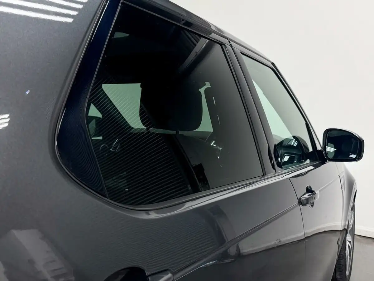 2021-land-rover-discovery-30-d300-r-dynamic-hse-big-17