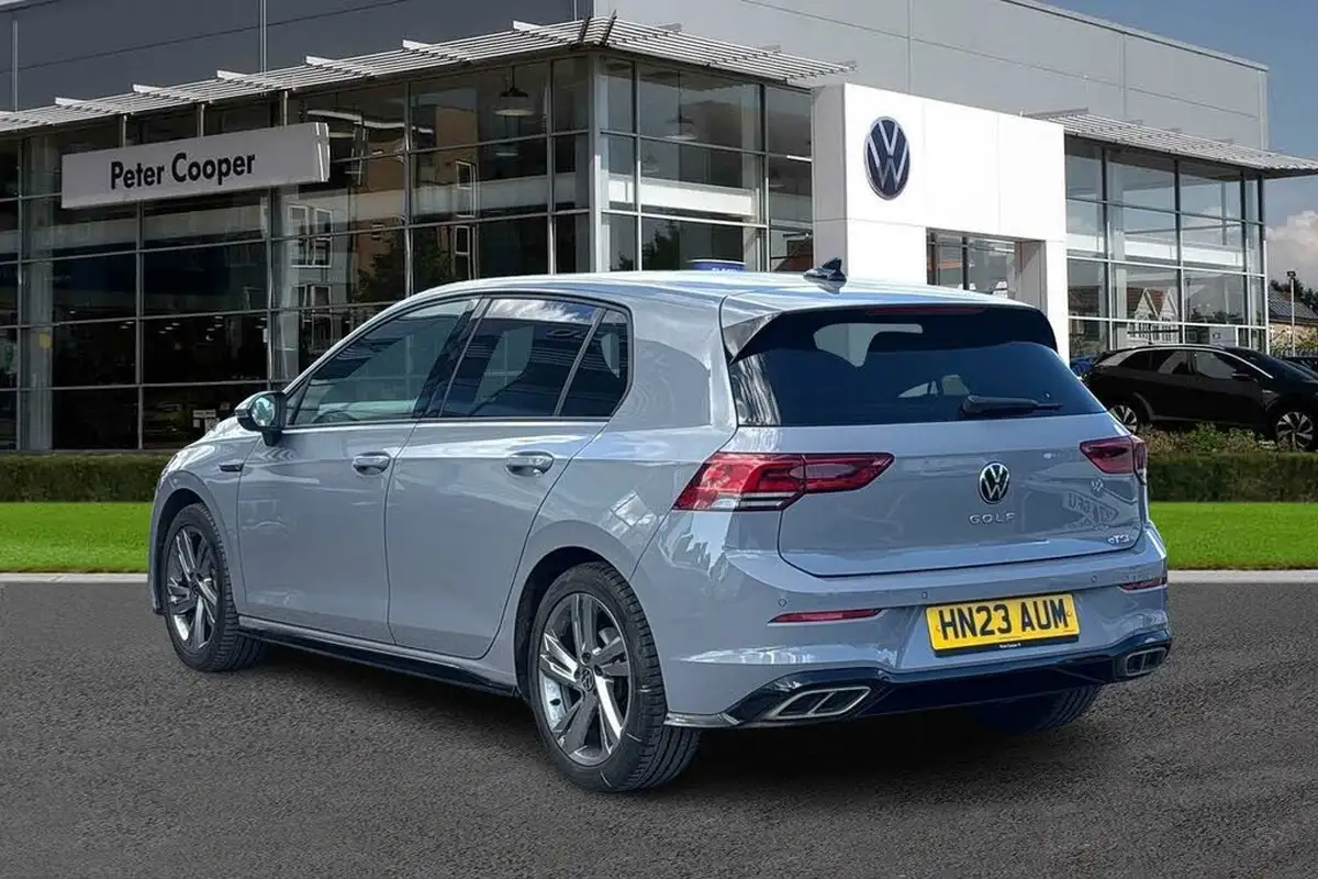 2023-volkswagen-golf-15-etsi-r-line-hatchback-big-33